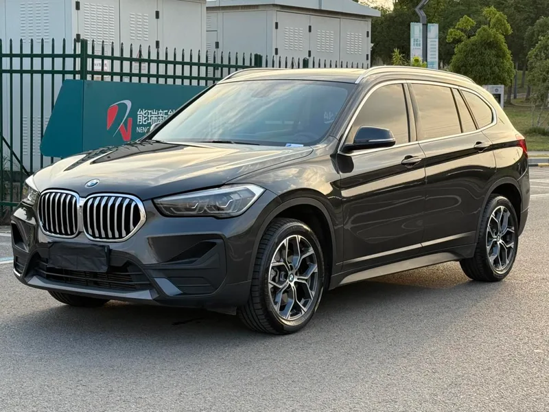 BMW X1 2022 sDrive25Li Лидирующий экстерьер фото 1 BMW X1 2022 sDrive25Li Лидирующий экстерьер фото 1