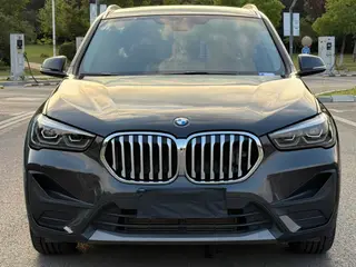 BMW X1 2022 sDrive25Li Лидирующий экстерьер фото 2 BMW X1 2022 sDrive25Li Лидирующий экстерьер фото 2