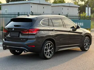 BMW X1 2022 sDrive25Li Лидирующий экстерьер фото 3 BMW X1 2022 sDrive25Li Лидирующий экстерьер фото 3