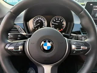 BMW X1 2022 sDrive25Li Лидирующий интерьер фото 17 BMW X1 2022 sDrive25Li Лидирующий интерьер фото 17