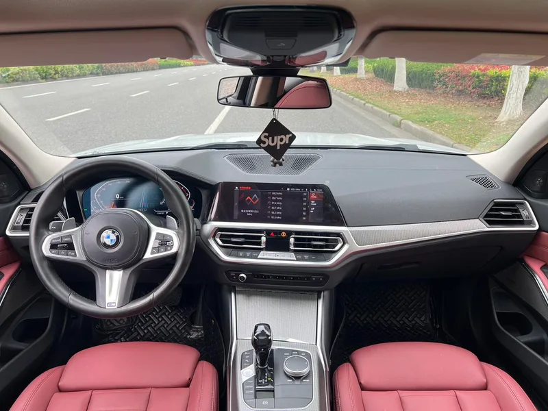 BMW 3 Series 2021 325i M Sports Night Suit interior photo 9 BMW 3 Series 2021 325i M Sports Night Suit interior photo 9