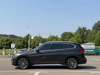 BMW X1 2022 sDrive25Li Leading Type exterior photo 4 BMW X1 2022 sDrive25Li Leading Type exterior photo 4