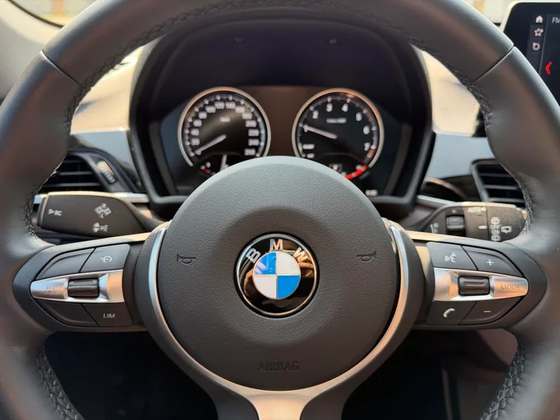 BMW X1 2022 sDrive25Li Leading Type interior photo 12 BMW X1 2022 sDrive25Li Leading Type interior photo 12