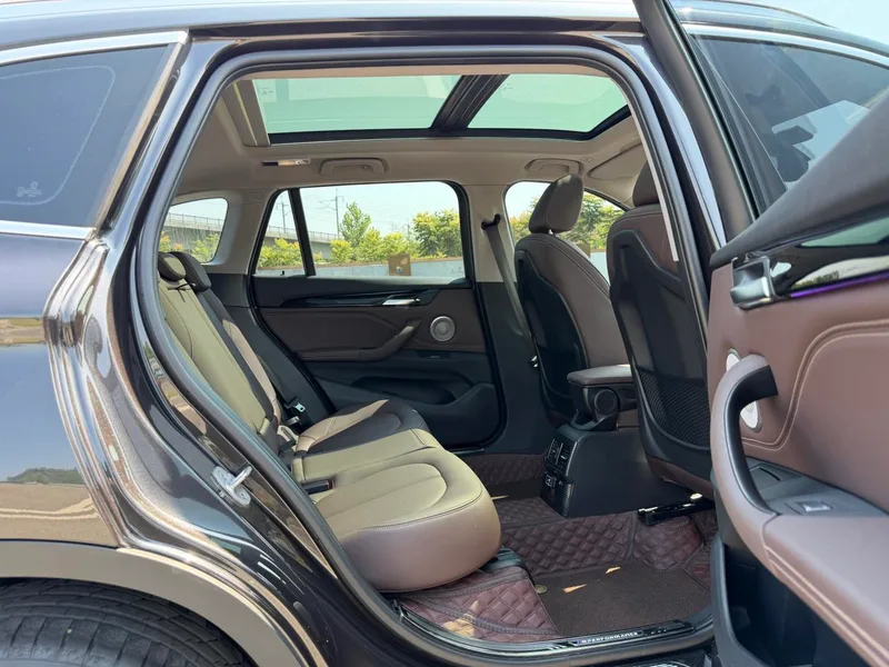 BMW X1 2022 sDrive25Li Leading Type interior photo 16 BMW X1 2022 sDrive25Li Leading Type interior photo 16