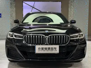 BMW 5 Series 2023 530Li Лидирующий M Спортивный костюм экстерьер фото 2 BMW 5 Series 2023 530Li Лидирующий M Спортивный костюм экстерьер фото 2