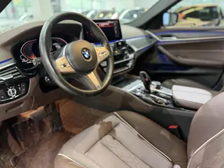 BMW 5 Series 2023 530Li Лидирующий M Спортивный костюм экстерьер фото 5 BMW 5 Series 2023 530Li Лидирующий M Спортивный костюм экстерьер фото 5
