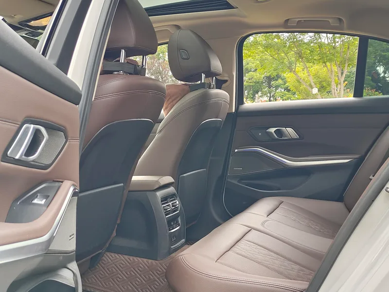 BMW 3 Series 2022 Restyling 325i M Sports Night Suit interior photo 13 BMW 3 Series 2022 Restyling 325i M Sports Night Suit interior photo 13