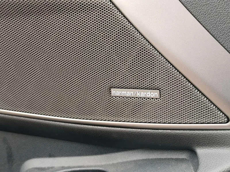 BMW 3 Series 2022 Restyling 325i M Sports Night Suit interior photo 14 BMW 3 Series 2022 Restyling 325i M Sports Night Suit interior photo 14