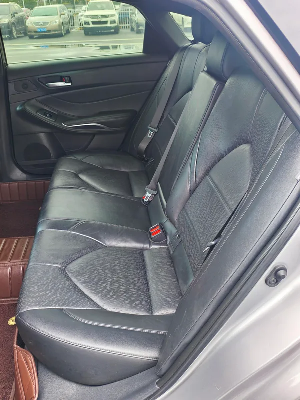 Toyota Avalon 2022 2.0L Luxury Edition interior photo 10 Toyota Avalon 2022 2.0L Luxury Edition interior photo 10