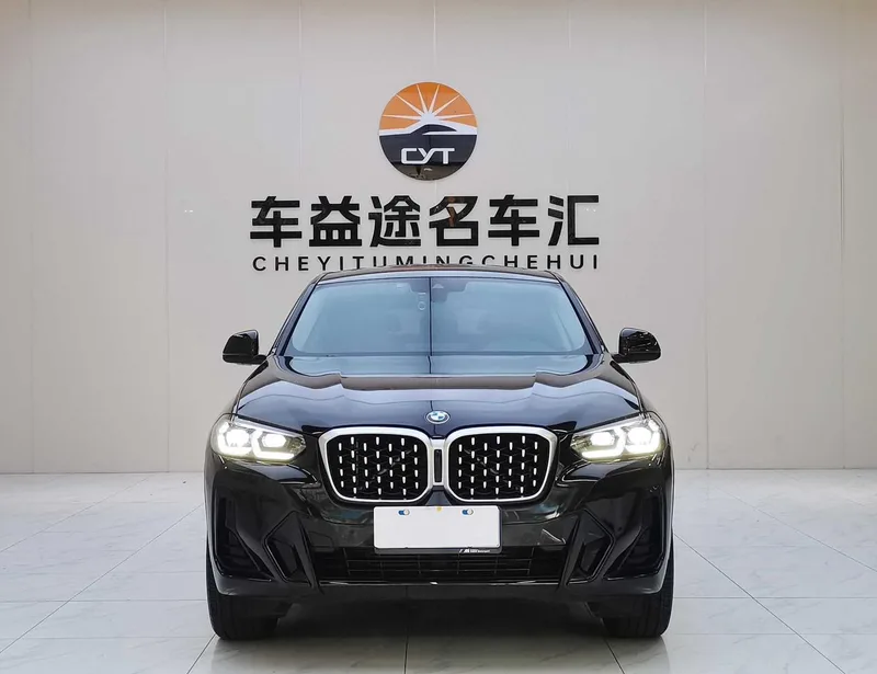 BMW X4 2022 xDrive 25i M Спортивный костюм экстерьер фото 2 BMW X4 2022 xDrive 25i M Спортивный костюм экстерьер фото 2