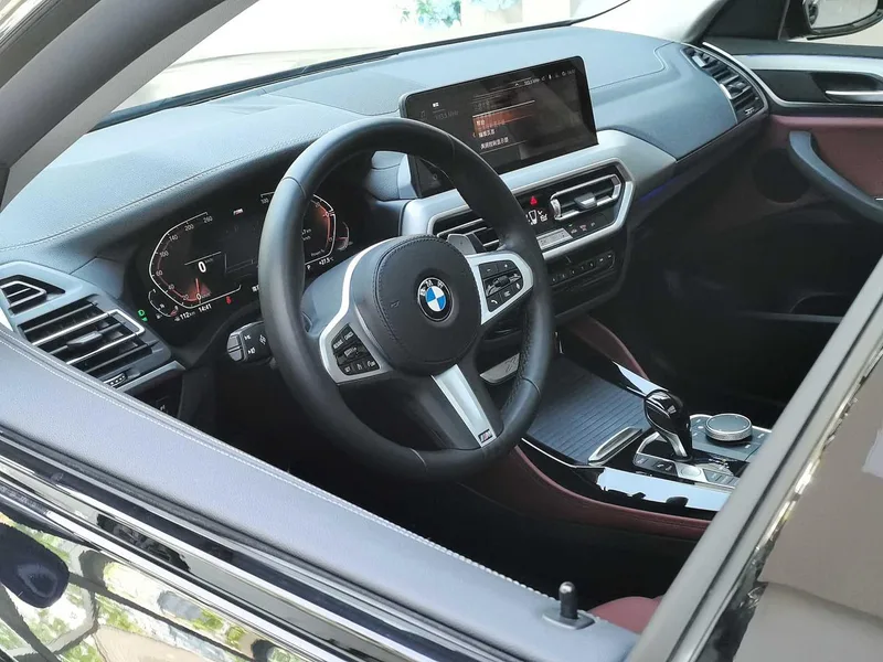 BMW X4 2022 xDrive 25i M Спортивный костюм экстерьер фото 8 BMW X4 2022 xDrive 25i M Спортивный костюм экстерьер фото 8