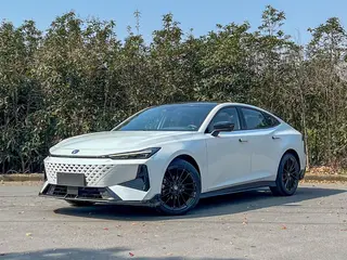 Changan UNI-V 2024 1.5T Престижный спортивный