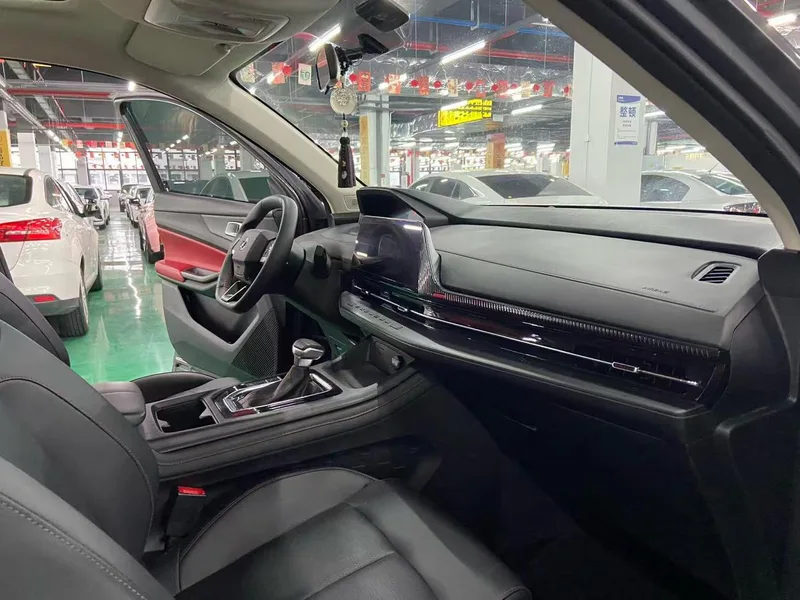 Changan CS55 PLUS 2023 Second generation 1.5T DCT Light Year Edition interior photo 7