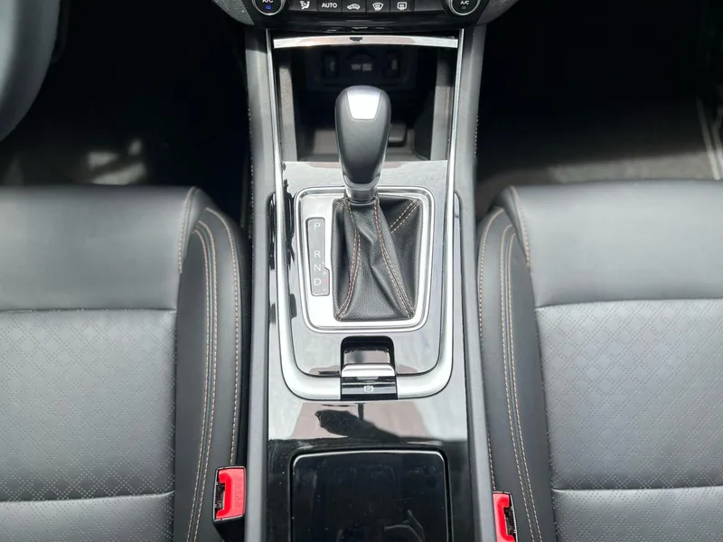Changan Eado XT 2018 1.6L GDI Automatic trend type China V interior photo 15 Changan Eado XT 2018 1.6L GDI Automatic trend type China V interior photo 15