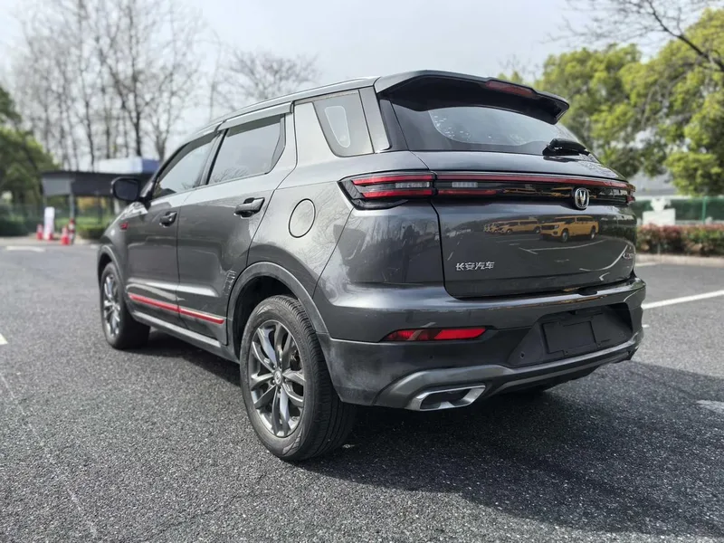 Changan CS55 PLUS 2021 Versión de la ballena azul 1.5T DCT Acabado premium exterior foto 3 Changan CS55 PLUS 2021 Versión de la ballena azul 1.5T DCT Acabado premium exterior foto 3
