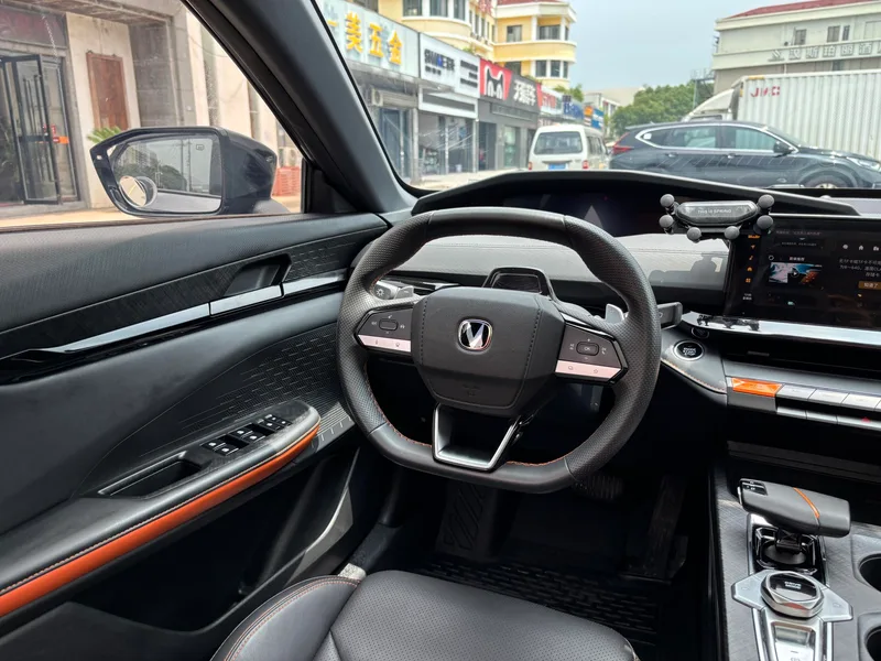 Changan UNI-V 2022 1.5T Premium Trim interior photo 15 Changan UNI-V 2022 1.5T Premium Trim interior photo 15