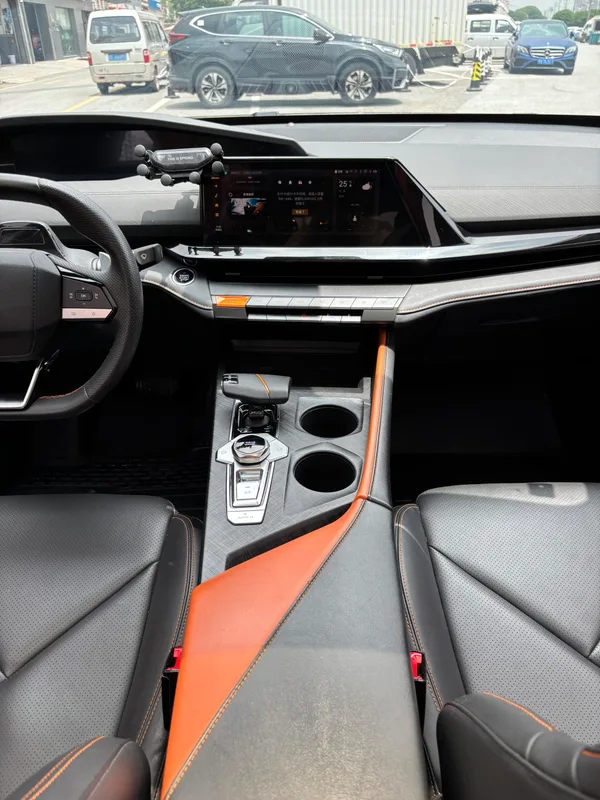 Changan UNI-V 2022 1.5T Premium Trim interior photo 17 Changan UNI-V 2022 1.5T Premium Trim interior photo 17
