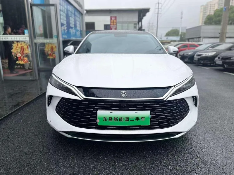 BYD Qin L 2024 DM-i 80KM Tipo de superación exterior foto 6 BYD Qin L 2024 DM-i 80KM Tipo de superación exterior foto 6