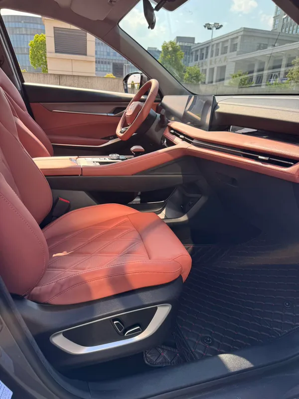 Changan CS75 PLUS 2023 Third generation 1.5T Automatic Deluxe interior photo 11 Changan CS75 PLUS 2023 Third generation 1.5T Automatic Deluxe interior photo 11