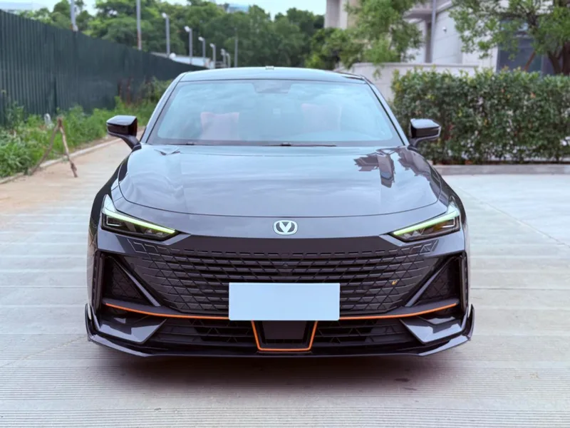 Changan UNI-V 2023 1.5T Sports version exterior photo 2