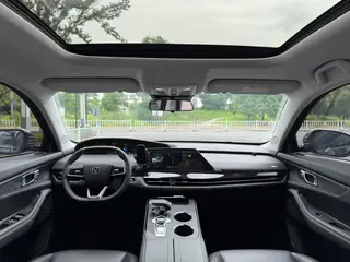 Changan UNI-K 2023 2.0T Tipo de placer interior foto 6 Changan UNI-K 2023 2.0T Tipo de placer interior foto 6