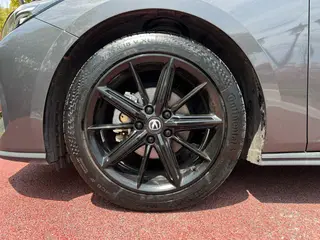 Changan UNI-V 2023 1.5T Премиальная комплектация интерьер фото 12