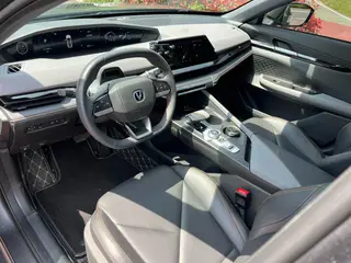 Changan UNI-V 2023 1.5T Премиальная комплектация интерьер фото 13