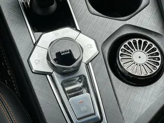 Changan UNI-V 2023 1.5T Премиальная комплектация интерьер фото 19