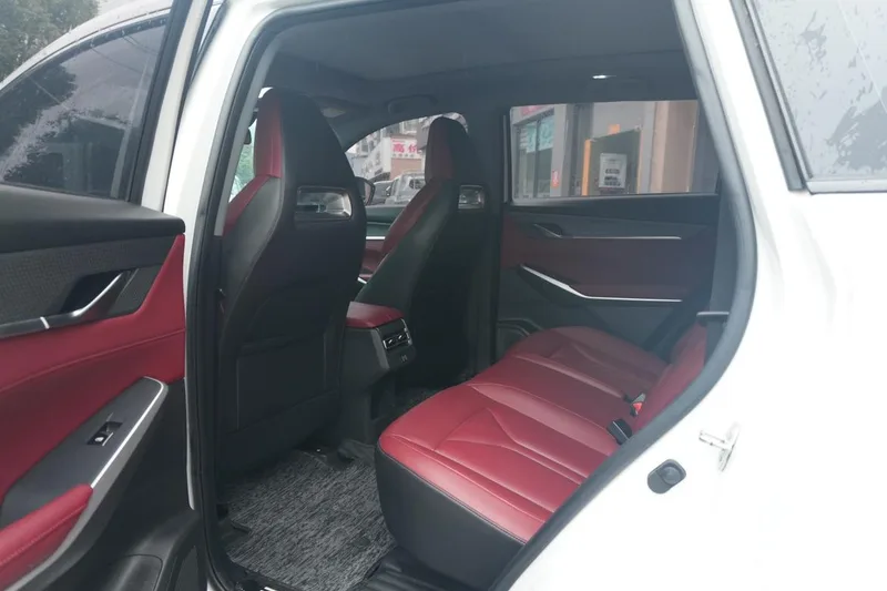 Changan CS75 PLUS 2022 Second generation 1.5T Automatic Deluxe interior photo 10 Changan CS75 PLUS 2022 Second generation 1.5T Automatic Deluxe interior photo 10