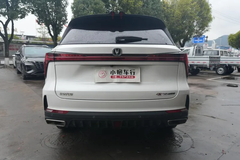 Changan CS75 PLUS 2022 Second generation 1.5T Automatic Deluxe interior photo 12 Changan CS75 PLUS 2022 Second generation 1.5T Automatic Deluxe interior photo 12