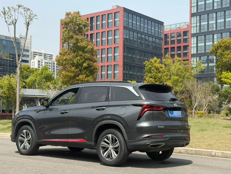 Changan CS75 PLUS 2020 1.5T Tipo de lujo automático exterior foto 4 Changan CS75 PLUS 2020 1.5T Tipo de lujo automático exterior foto 4
