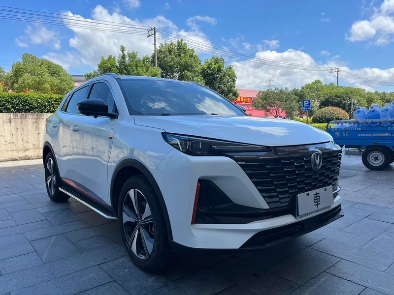 Changan CS55 PLUS 2021 Versión de la ballena azul 1.5T DCT Acabado premium exterior foto 3 Changan CS55 PLUS 2021 Versión de la ballena azul 1.5T DCT Acabado premium exterior foto 3
