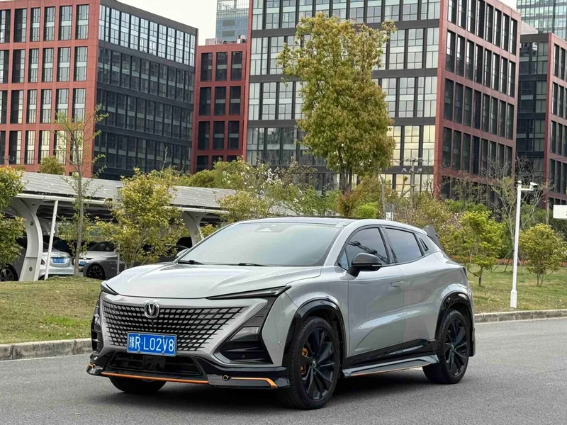 Changan UNI-T 2021 1.5T Versión deportiva Modelo insignia exterior foto 1 Changan UNI-T 2021 1.5T Versión deportiva Modelo insignia exterior foto 1