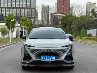 Changan UNI-T 2021 1.5T Versión deportiva Modelo insignia exterior foto 2 Changan UNI-T 2021 1.5T Versión deportiva Modelo insignia exterior foto 2