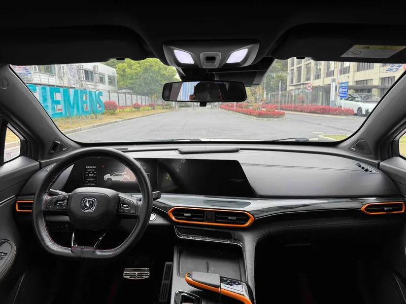 Changan UNI-T 2021 1.5T Versión deportiva Modelo insignia interior foto 13 Changan UNI-T 2021 1.5T Versión deportiva Modelo insignia interior foto 13