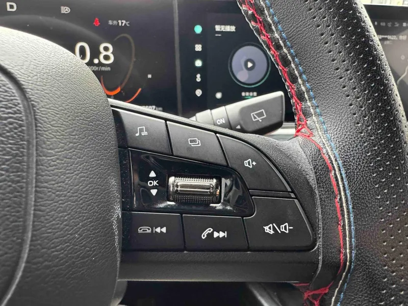 Changan UNI-T 2021 1.5T Versión deportiva Modelo insignia interior foto 17 Changan UNI-T 2021 1.5T Versión deportiva Modelo insignia interior foto 17