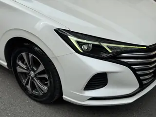 Changan Eado 2021 PLUS 1.6L GDI CVT Type d'élite extérieur photo 4 Changan Eado 2021 PLUS 1.6L GDI CVT Type d'élite extérieur photo 4