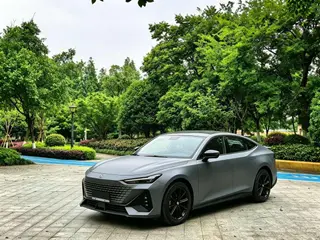 Changan UNI-V 2022 1.5T Премиальная комплектация