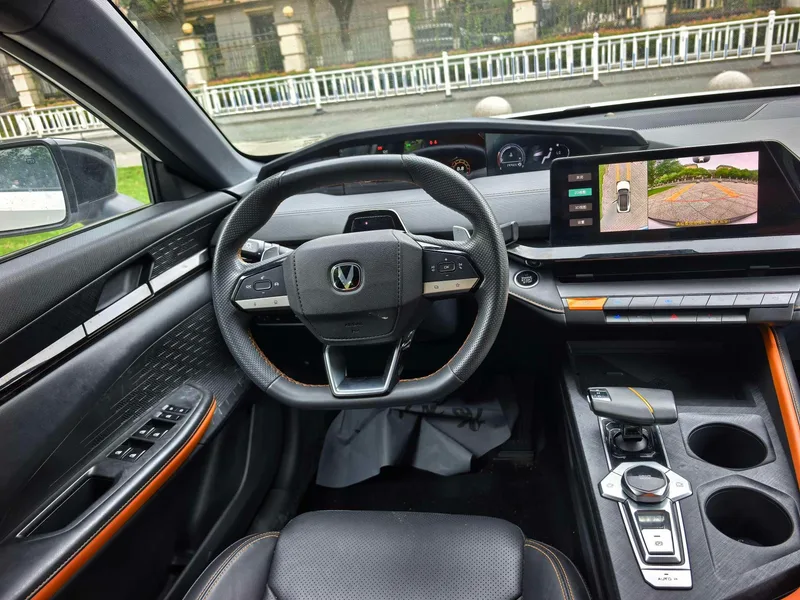 Changan UNI-V 2022 1.5T Premium Trim interior photo 13 Changan UNI-V 2022 1.5T Premium Trim interior photo 13