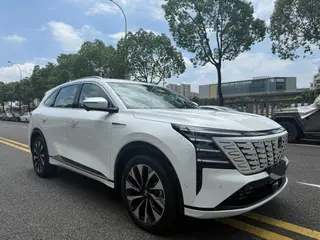 Changan CS75 PLUS 2025 Fourth generation Ultra 2.0T New Blue Whale Wisdom Zhiqing Type exterior photo 3