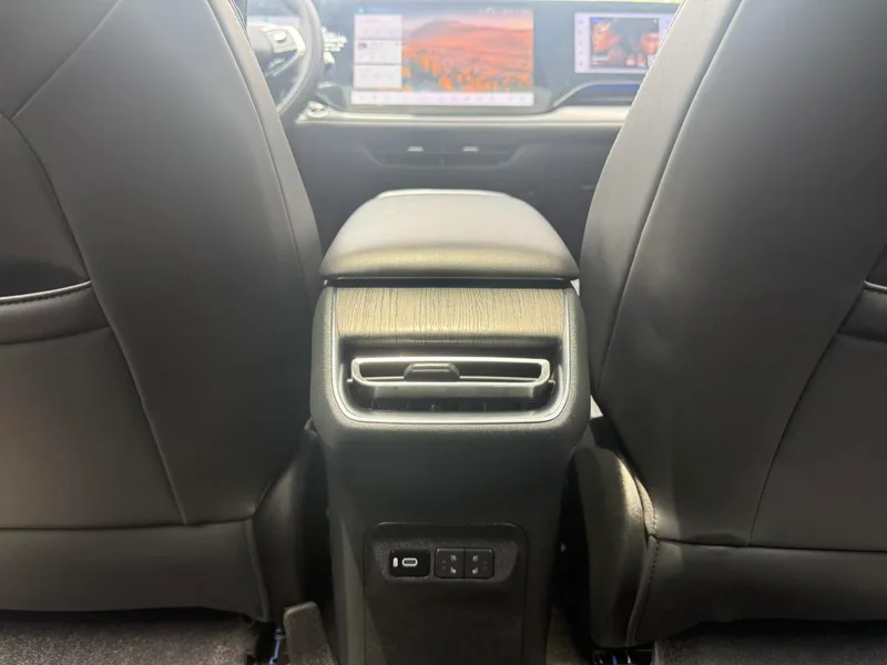 Changan CS75 PLUS 2025 Fourth generation Ultra 2.0T New Blue Whale Wisdom Zhiqing Type interior photo 14
