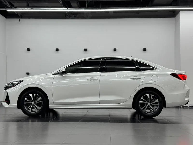 Changan Eado 2023 PLUS Enjoyment Edition Blue whale NE 1.4T GDI DCT Premium Trim interior photo 12 Changan Eado 2023 PLUS Enjoyment Edition Blue whale NE 1.4T GDI DCT Premium Trim interior photo 12