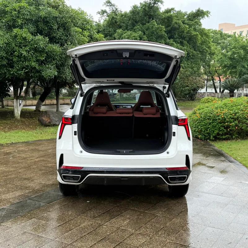 Changan CS75 PLUS 2024 Tercera generación Edición campeona 1.5T Conducción inteligente automática exterior foto 5 Changan CS75 PLUS 2024 Tercera generación Edición campeona 1.5T Conducción inteligente automática exterior foto 5