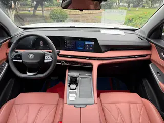 Changan CS75 PLUS 2024 Tercera generación Edición campeona 1.5T Conducción inteligente automática interior foto 16 Changan CS75 PLUS 2024 Tercera generación Edición campeona 1.5T Conducción inteligente automática interior foto 16