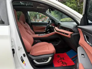 Changan CS75 PLUS 2024 Tercera generación Edición campeona 1.5T Conducción inteligente automática interior foto 19 Changan CS75 PLUS 2024 Tercera generación Edición campeona 1.5T Conducción inteligente automática interior foto 19