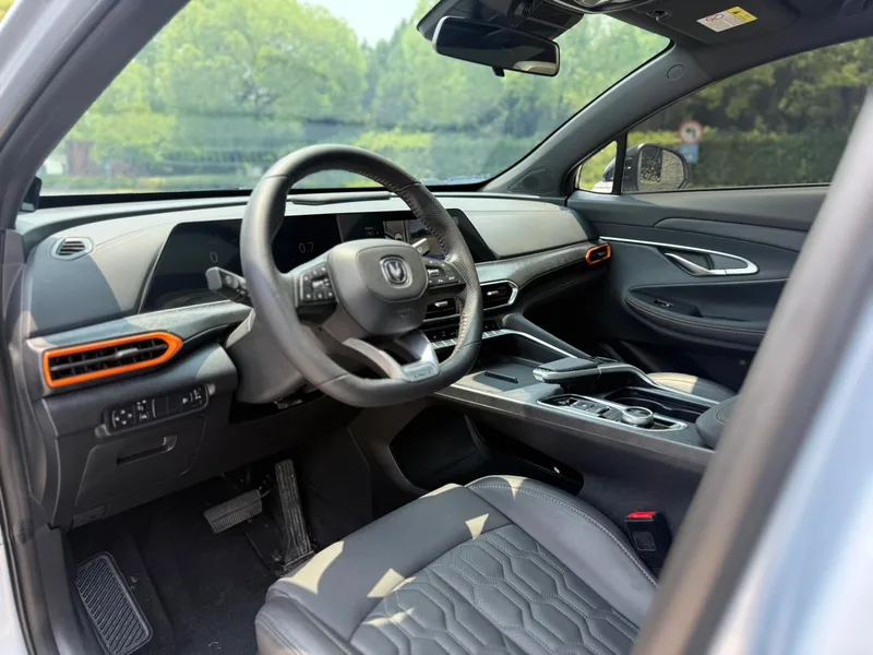 Changan UNI-T 2022 2.0T Premium Trim interior photo 8 Changan UNI-T 2022 2.0T Premium Trim interior photo 8