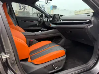 Changan UNI-V 2025 1.5T 500Bar Luxury sports-style interior photo 9 Changan UNI-V 2025 1.5T 500Bar Luxury sports-style interior photo 9