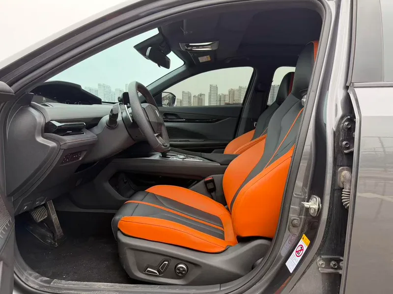 Changan UNI-V 2025 1.5T 500Bar Luxury sports-style interior photo 15 Changan UNI-V 2025 1.5T 500Bar Luxury sports-style interior photo 15