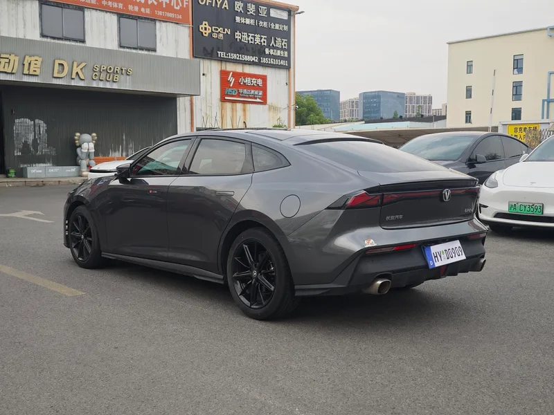 Changan UNI-V 2022 1.5T Tipo piloto inteligente exterior foto 6