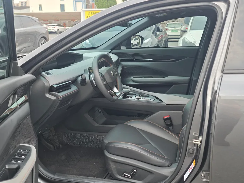 Changan UNI-V 2022 1.5T Tipo piloto inteligente interior foto 9